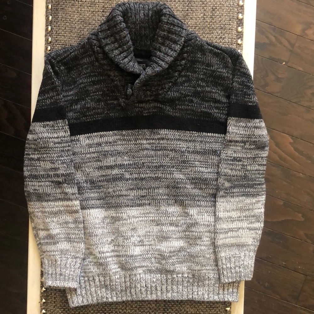 Commerce sweater, size 6, Charcoal gray